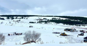 Çıldır Gölü'nde Traktör Kurtarma Operasyonu