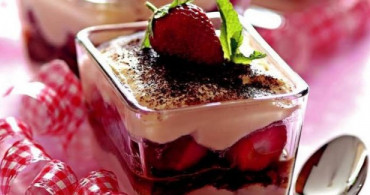 Çilekli Tiramisu Nasıl Yapılır? 