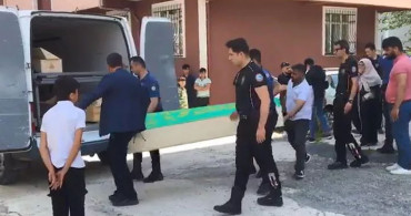 Cinnet geçirip, 6 yaşındaki engelli kızını bıçaklayarak öldürdü!