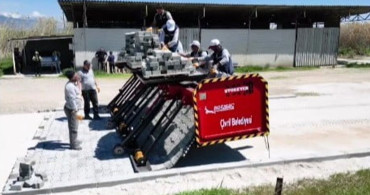 Çivril Belediyesi, Yeni Parke Taşı Serme Makinesi ile Hizmet Kalitesini Artırıyor