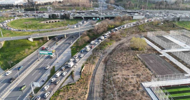 Çobançeşme Kavşağı'nda Trafik Çilesi Devam Ediyor