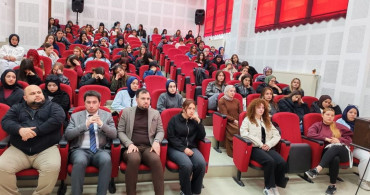 Çocuk Gelişimi Konferansı Emet MYO'da Gerçekleşti