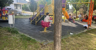 Çocuk parkındaki tehlikeli boşluk vatandaşları endişelendiriyor