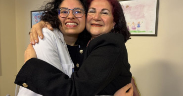 Çocukluk Çağı Kanserini Yenen Hekim Hastalarına Moral Oluyor