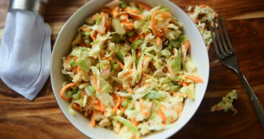 Coleslaw Nedir? Coleslaw Salatası Nasıl Yapılır?