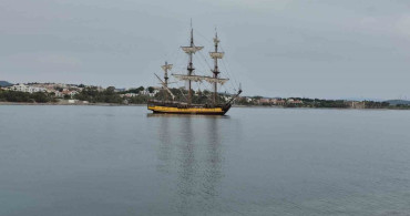 Cook Adaları Bayraklı Yelkenli Datça Limanı'na Demir Attı