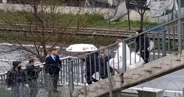 Coronavirüs Nedeniyle Damat ile Gelin Üst Geçitte Buluştu