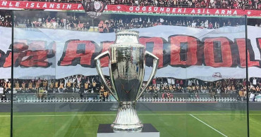 Çorum FK taraftarları şampiyonluk kupasıyla buluştu