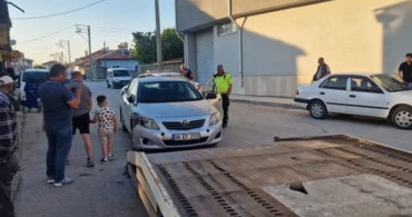 Çorum'da alkollü sürücü park halindeki 4 araca çarptı