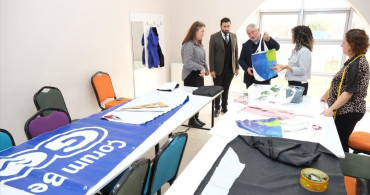 Çorum'da Atık Afişlerden Çanta Yapımı