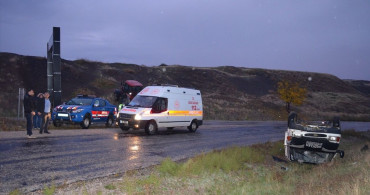 Çorum'da Devrilen Minibüs Sürücüsü Yaralandı