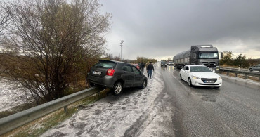 Çorum'da Dolu Yağışı Trafik Kazalarına Neden Oldu