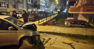 Çorum'da Otomobil ve Hafif Ticari Araç Çarpıştı: 2 Yaralı