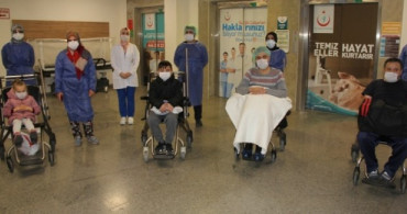 Covid-19’u Atlatan 5 Yaşındaki Miray ve Ailesi Taburcu Edildi