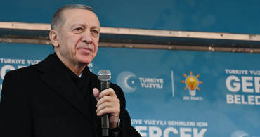 Cumhurbaşkanı Denizli mitinginde: ‘‘Muhalefetin trajikomik halini görüyorsunuz. Kendi içlerinde horoz dövüşünden beter bir kavga içindeler. Bundan 9 ay önce ülkeyi yönetmekten bahsediyorlardı’’