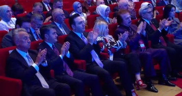 Cumhurbaşkanı Erdoğan: Akışa yön veren bir gençlik yetiştireceğiz