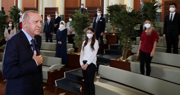 Cumhurbaşkanı Erdoğan, Gençlerle Bir Araya Geldi; ‘Elimizde Tek İmkan Vardı, O da Kanal İstanbul!’