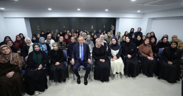 Cumhurbaşkanı Erdoğan İstanbul'da Kız Öğrenci Yurdunu Ziyaret Etti