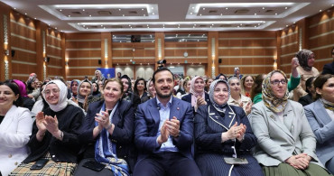 Cumhurbaşkanı Erdoğan, Kadın Kolları Danışma Meclisi'ne Telefonla Katıldı