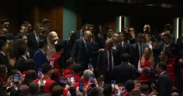 Cumhurbaşkanı Erdoğan Kızılay'ı Övdü