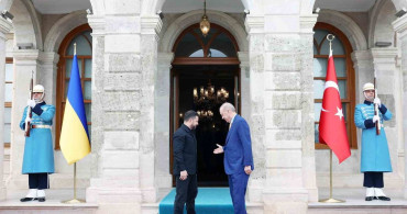 Cumhurbaşkanı Erdoğan ve Ukrayna Lideri Zelenskiy Resmi Görüşmeye Başladı