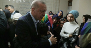 Cumhurbaşkanı Erdoğan'dan İdlib Şehidi Emre Baysal'ın Evine Taziye Ziyareti