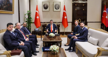 Cumhurbaşkanı Yardımcısı Cevdet Yılmaz, D-8 Genel Sekreteri Sohail Mahmood ile Görüşme Gerçekleştirdi