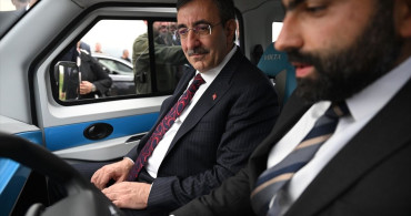 Cumhurbaşkanı Yardımcısı Yılmaz, Düzce'de İş Dünyası Temsilcileri ile Buluştu