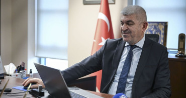 Cumhurbaşkanlığı Millet Kütüphanesi Daire Başkanı Ayhan Tuğlu, Yılın Kareleri Oylamasında