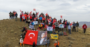 Cumhuriyet Yürüyüşü Gökkuşağı Tepeleri'nde Gerçekleşti