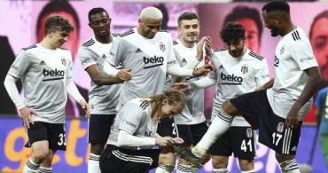 Cyle Larin Tarihe Geçti!
