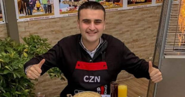 CZN Burak'ın Fotoğrafını Gökdelene Yansıttılar
