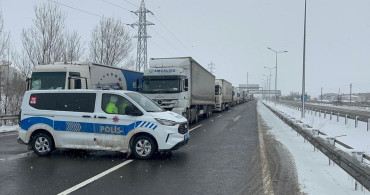 D-100 Kara Yolu Çankırı Bölümü Kar Nedeniyle Kapandı