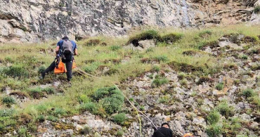 Dağda Mahsur Kalan İki Genç, Ekiplerin Çalışmasıyla Kurtarıldı