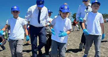 Dalgıçların Deniz Altından Çıkardığı Çöpler Farkındalık Yarattı