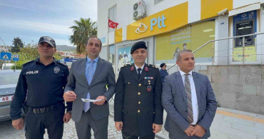 Datça'da Motosiklet Sürücülerine Ücretsiz Kask Dağıtımı