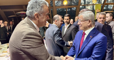 Davutoğlu'dan İftar Programında Siyasi Mesajlar