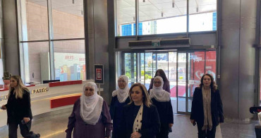 Dem Parti'den CHP'ye Annelere Saygı Ziyareti