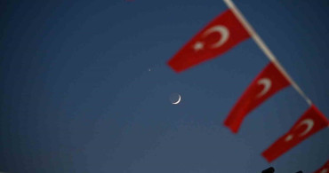 Demirci semalarında hilal ve yıldızın eşsiz buluşması