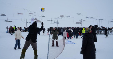 Demirözü'nde Voleybol Şenliği ve Turnuvası İçin Başvurular Başladı