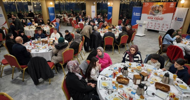 Deniz Feneri Derneği İstanbul'da Yetimlere İftar Verdi