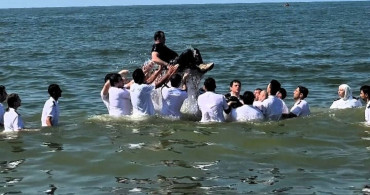 Denizcilik öğrencileri açık deniz stajına geleneksel etkinlikle uğurlandı