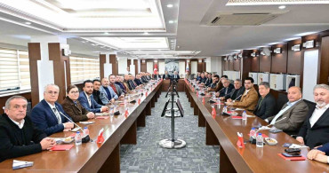 Denizli Valisi Köşger, İş Dünyasıyla Buluştu