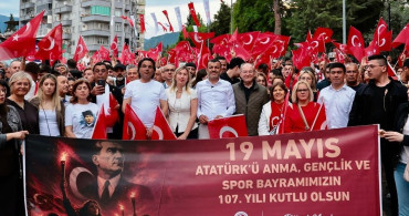 Denizli'de 19 Mayıs Coşkusu: Fener Alayı ve Manga Konseri