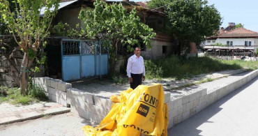 Denizli'de Briket Engeli: Sami Acar'ın Ev Girişi Kuşatma Altında