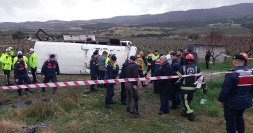 Denizli'de Midibüs Devrildi: 25 Yaralı