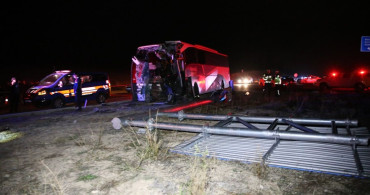 Denizli'de Otobüs ve Minibüs Kazası: 1 Ölü, 14 Yaralı