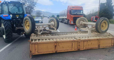 Denizli'de Traktör ile Hafif Ticari Araç Çarpıştı