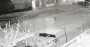 Denizli'de Trenin Çarptığı Minibüsten Son Anda Atladılar! O Anlar Kameraya Yansıdı