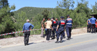 Denizli'de Uçuruma Düşen Traktörün Sürücüsü Hayatını Kaybetti